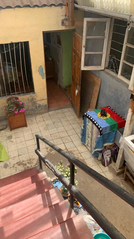 Oportunidad de Inversión, Casa de Dos Pisos en Cerro Yungay