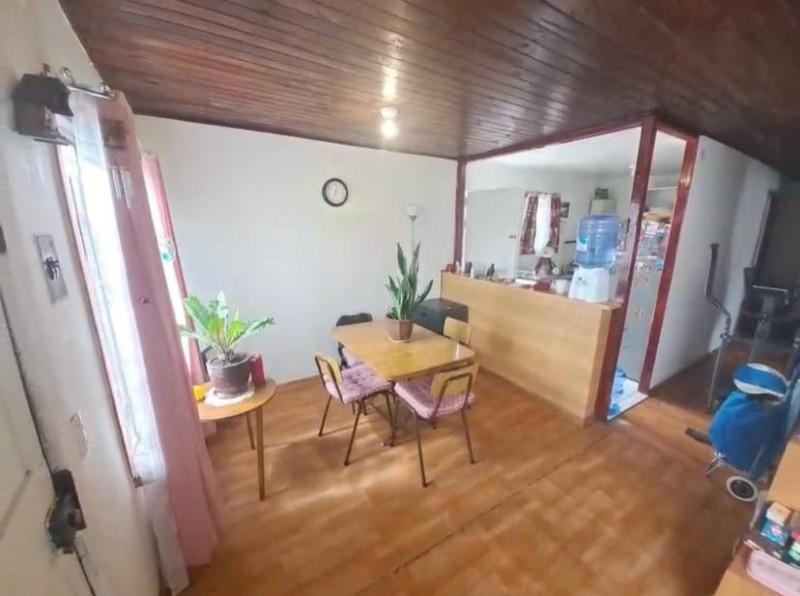 Acogedora Casa, Estilo Cabaña en Cerro Alegre.