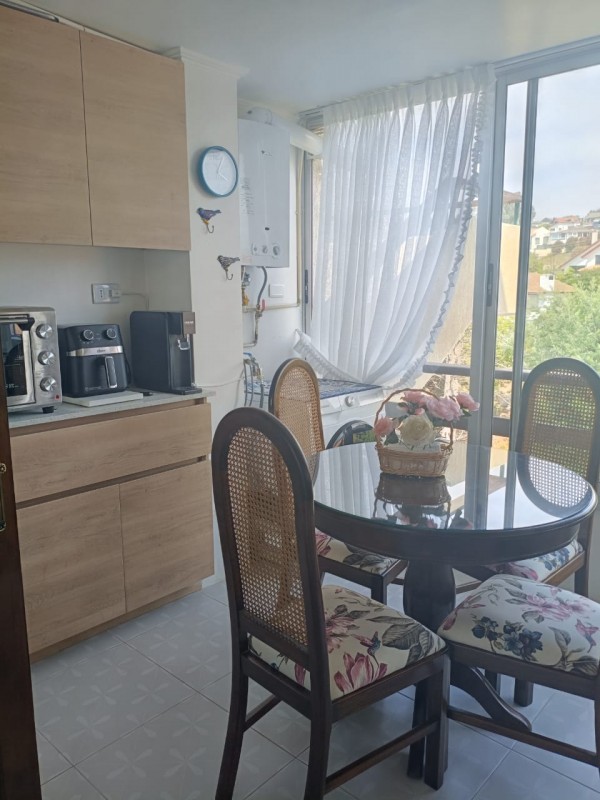 en Venta Amplio Departamento Con Vista Al Mar, Viña del Mar