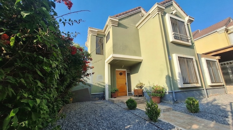 Fotografía de Oportunidad. Casa Sólida Con Máximo Potencial para Remodelar