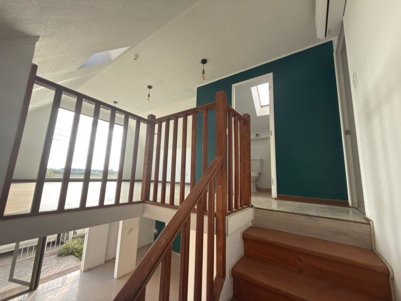 Casa Estilo Loft Con Amplio Patio para Empresas