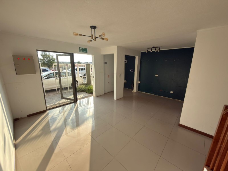 Casa Estilo Loft Con Amplio Patio para Empresas