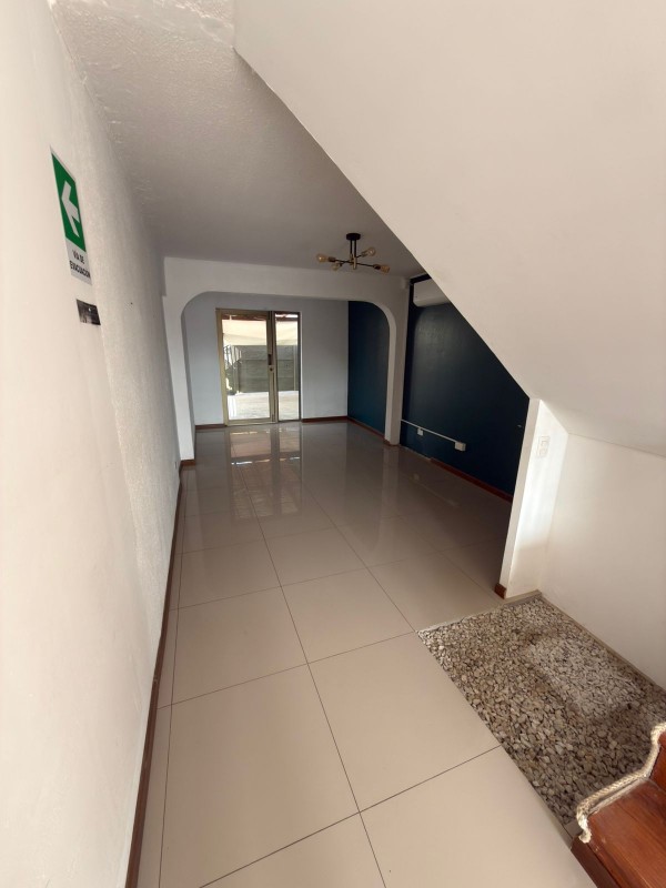 Casa Estilo Loft Con Amplio Patio para Empresas