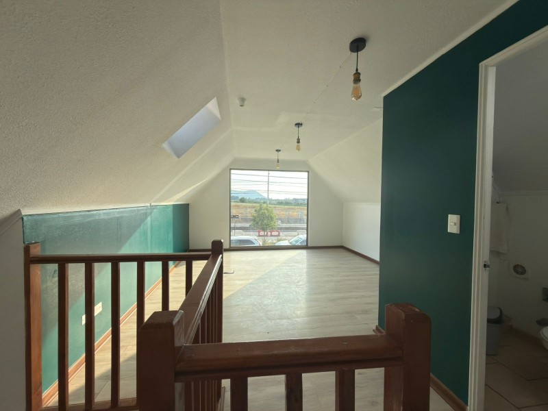 Casa Estilo Loft Con Amplio Patio para Empresas