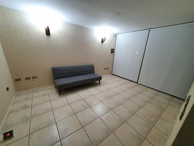 Oportunidad!! Casa en Venta en Parque Ingles. 5D + 3B