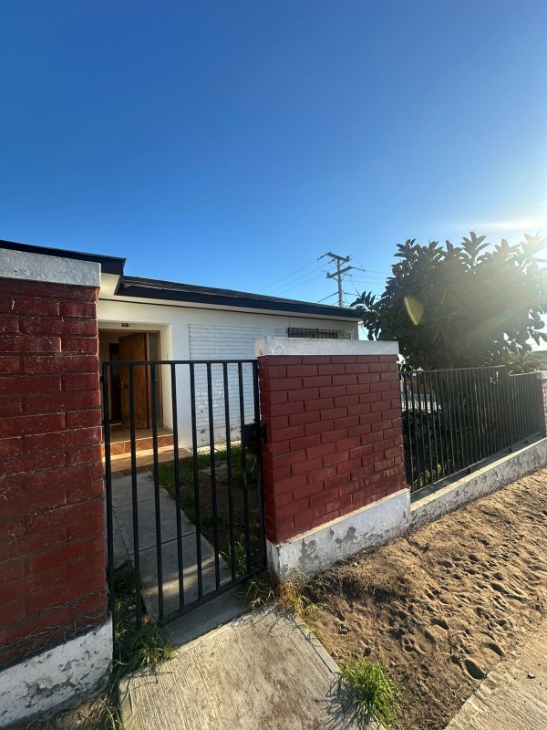 Casa Esquina, Areyuna 1 Piso 3Dor/2Baños, Calle Cisterna
