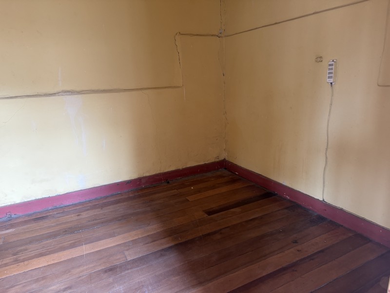 Casa 1 Piso 6 Dormitorios, 450 M2/285 M2, 2 Baños