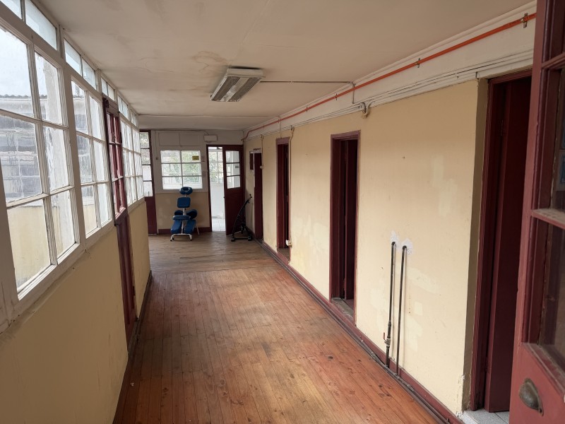 Casa 1 Piso 6 Dormitorios, 450 M2/285 M2, 2 Baños