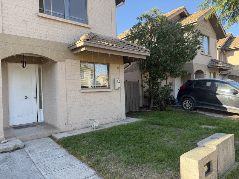 Casa 2 Pisos, 3Dor/2Bañ. Condo. Mirador del Valle, S.joaquin