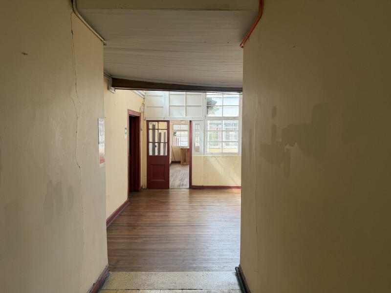 Casa 1 Piso 6 Dormitorios, 450 M2/285 M2, 2 Baños