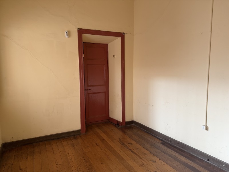 Casa 1 Piso 6 Dormitorios, 450 M2/285 M2, 2 Baños