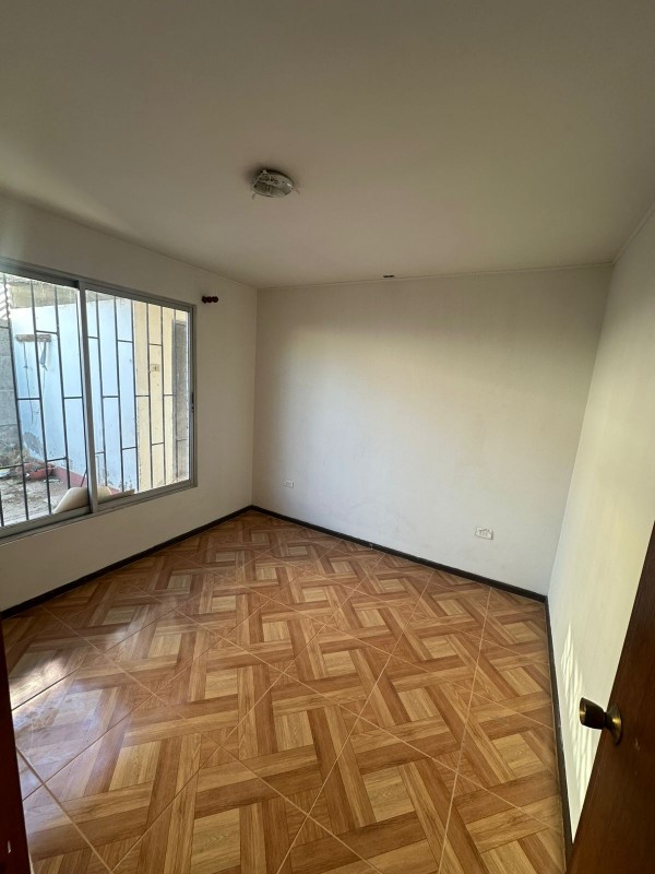 Casa Esquina, Areyuna 1 Piso 3Dor/2Baños, Calle Cisterna