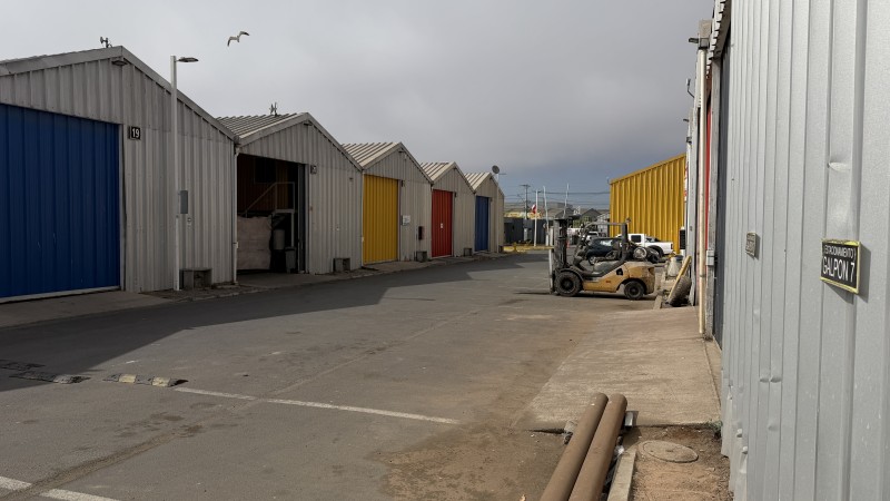 Bodega 140 M2 Más 60 M2 de Patio, Barrio Industrial