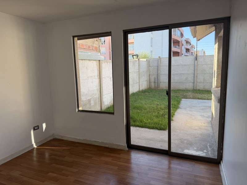 Casa 2 Pisos, 3Dor/2Bañ. Condo. Mirador del Valle, S.joaquin