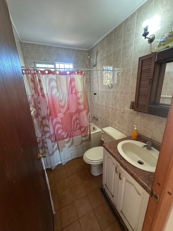 Casa Esquina, Areyuna 1 Piso 3Dor/2Baños, Calle Cisterna