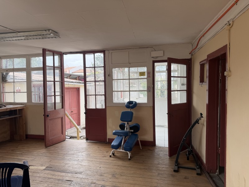 Casa 1 Piso 6 Dormitorios, 450 M2/285 M2, 2 Baños