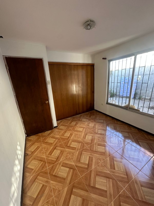 Casa Esquina, Areyuna 1 Piso 3Dor/2Baños, Calle Cisterna