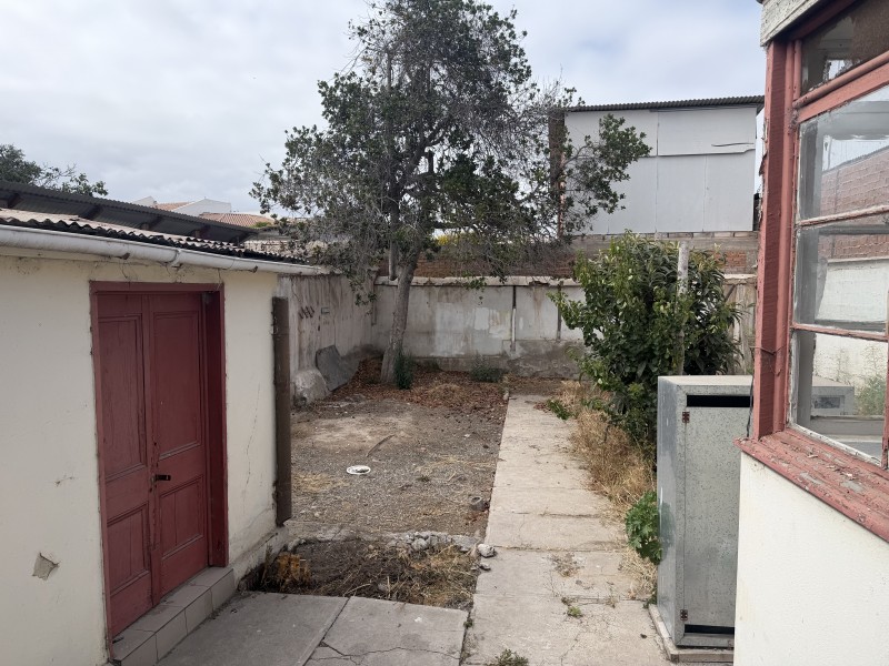 Casa 1 Piso 6 Dormitorios, 450 M2/285 M2, 2 Baños