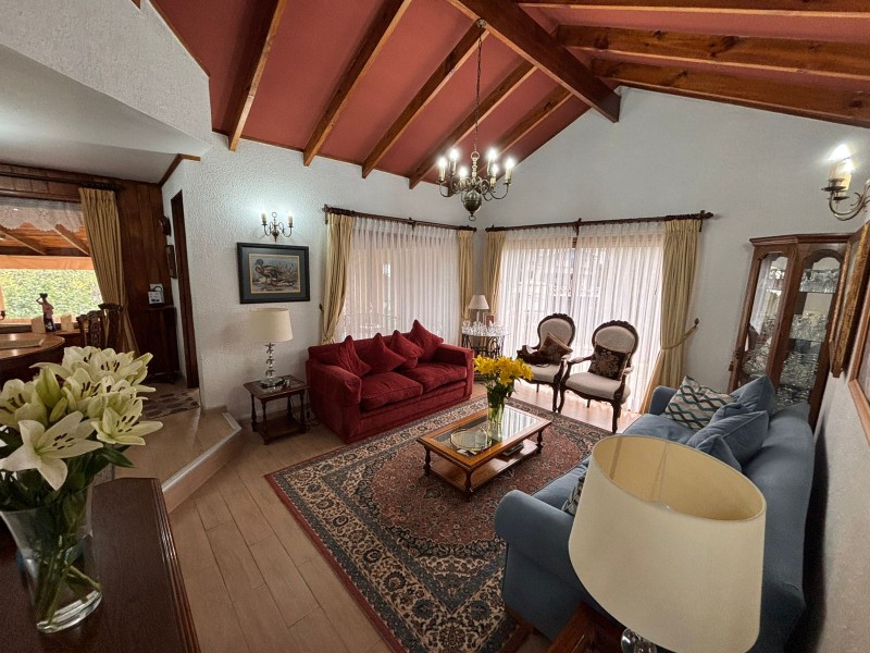 Fyc Arrienda Casa en Jardín del Mar, Amplios Espacios