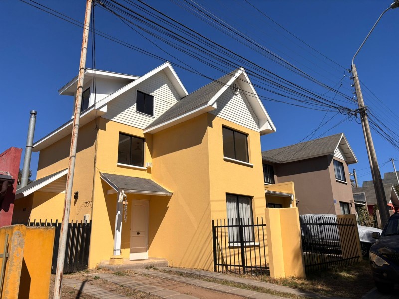 Fotografía de Fyc Vende Casa de 3 Pisos Con Mansarda en Villa Fundadores