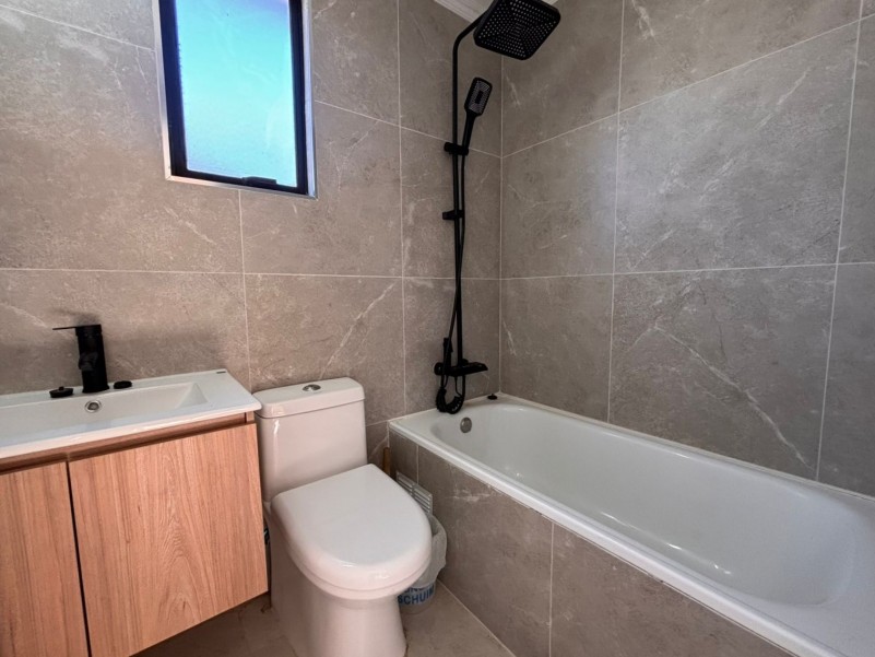 Fyc Vende Casa de 3 Pisos Con Mansarda en Villa Fundadores