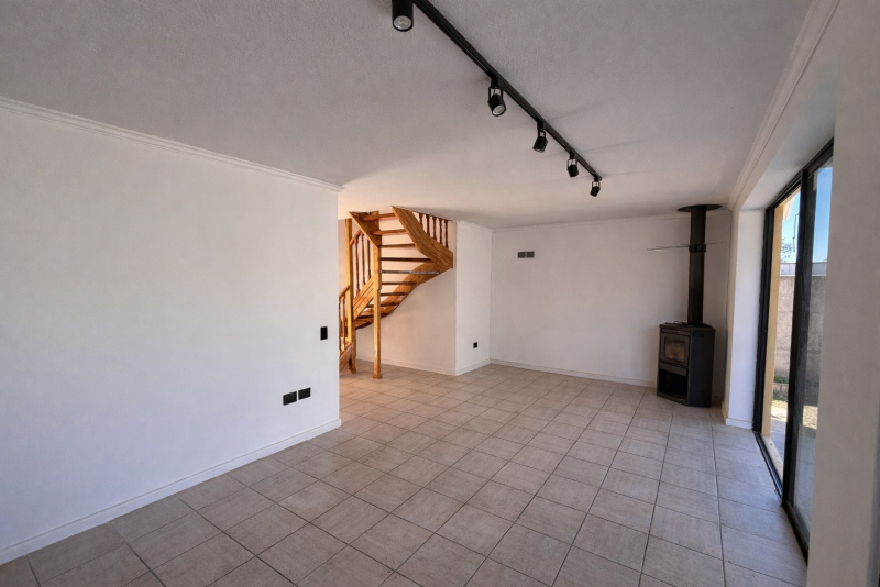 Fyc Vende Casa de 3 Pisos Con Mansarda en Villa Fundadores