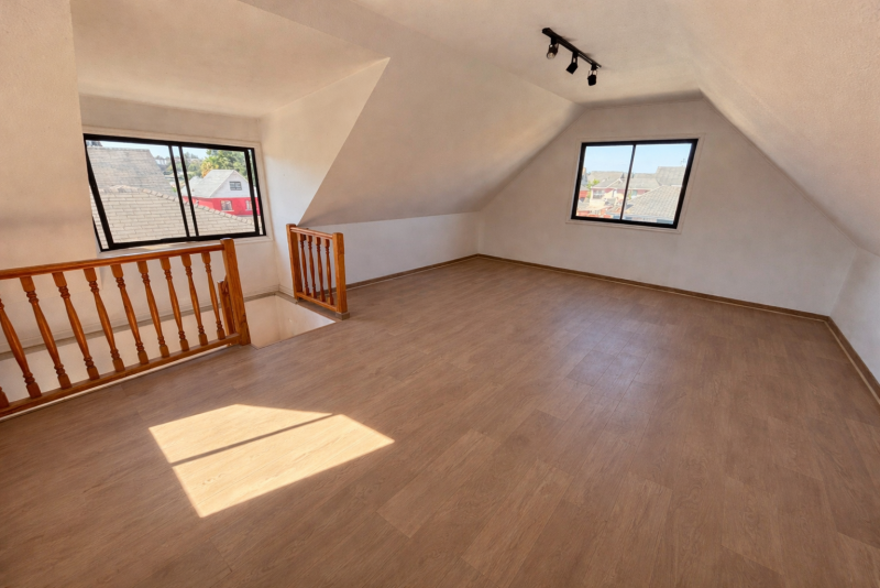 Fyc Vende Casa de 3 Pisos Con Mansarda en Villa Fundadores