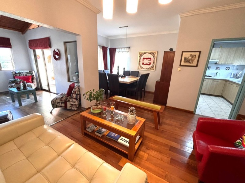 Fyc Vende Amplia Casa, Viña del Mar Alto, Buena Conectividad