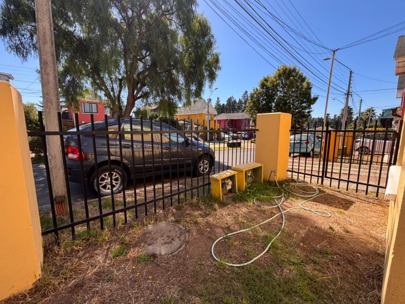 Fyc Vende Casa de 3 Pisos Con Mansarda en Villa Fundadores