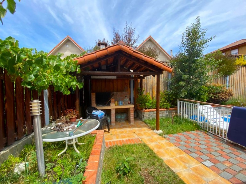 Fyc Vende Excelente Casa en Condominio en Curauma