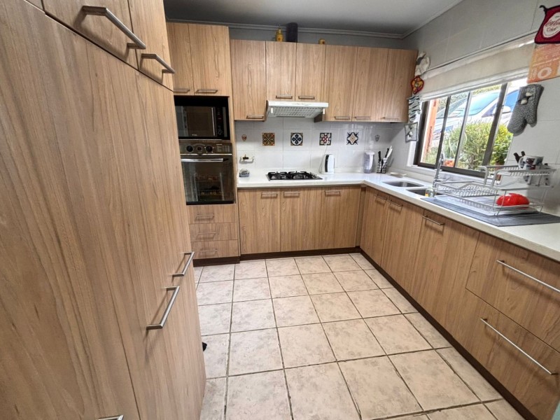 Fyc Vende Amplia Casa, Viña del Mar Alto, Buena Conectividad