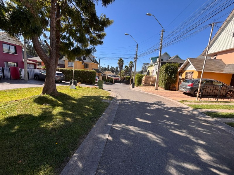 Fyc Vende Casa de 3 Pisos Con Mansarda en Villa Fundadores