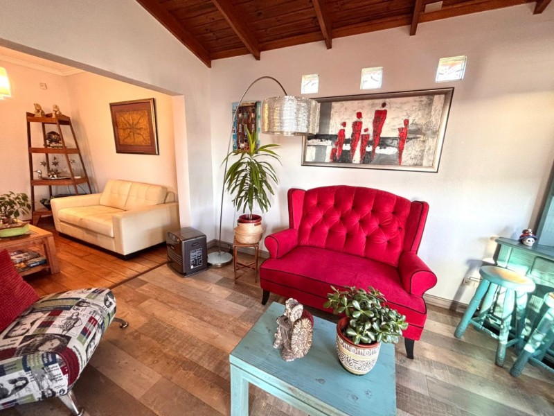 Fyc Vende Amplia Casa, Viña del Mar Alto, Buena Conectividad