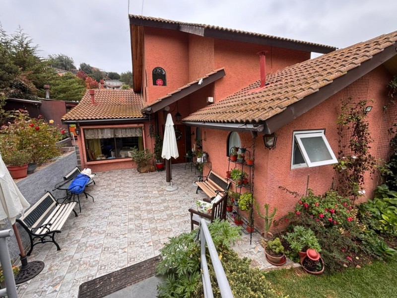 Fyc Arrienda Casa en Jardín del Mar, Amplios Espacios