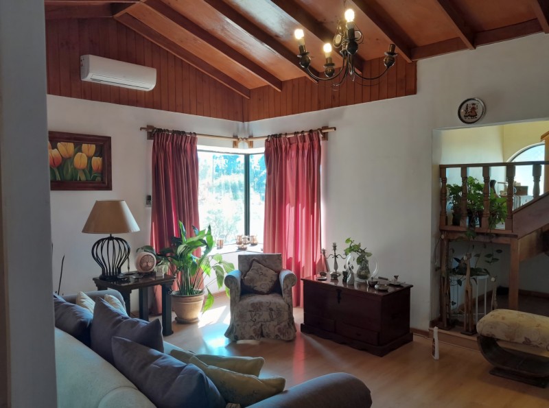 Parcela Con Excelente Casa, en Talca,comuna de Maule Norte.