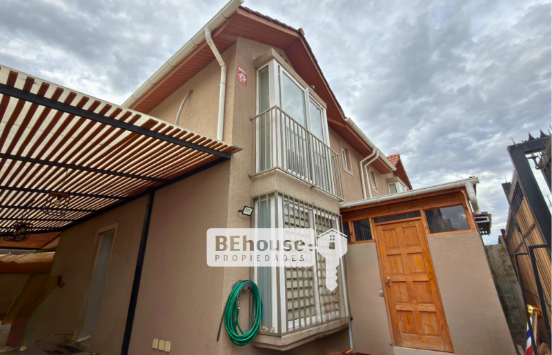 Fotografía de Estupenda Casa Con Cocina Remodelada en Valle Grande Lampa