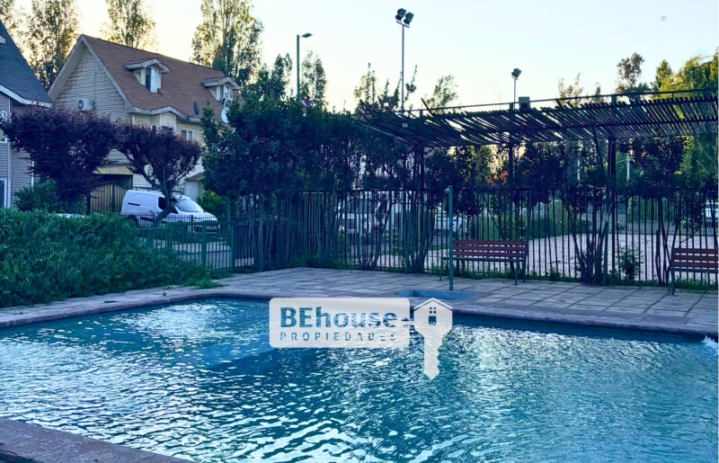 Segura Casa en Excelente Condominio en Lampa Cacique Colin