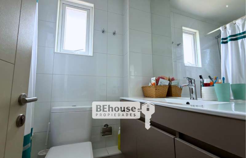 Estupenda Casa Con Cocina Remodelada en Valle Grande Lampa