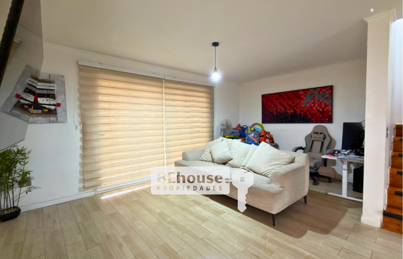 Estupenda Casa Con Cocina Remodelada en Valle Grande Lampa