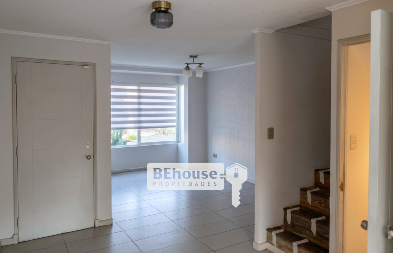 1° Julio - Gran Casa en Seguro Condominio Chicauma Lampa