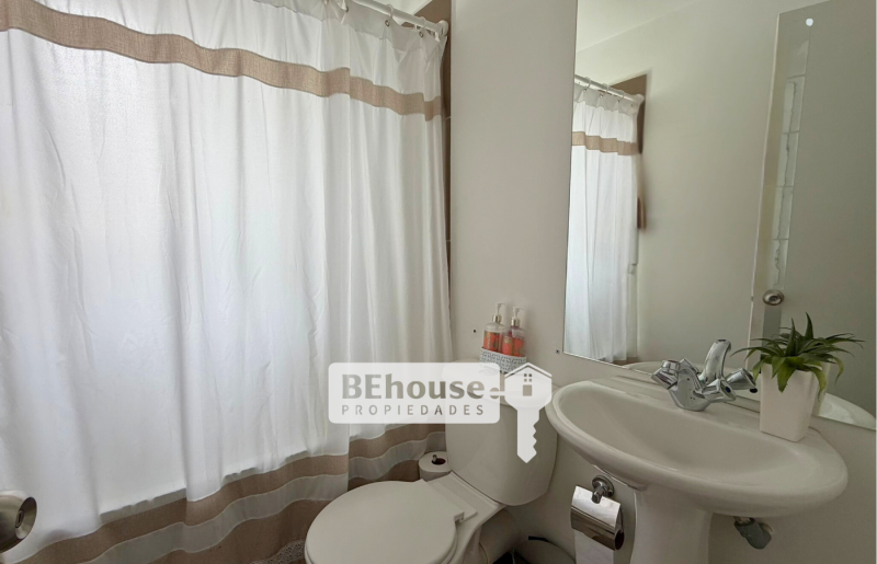 Maravillosa Casa en Venta en Valle Grande Lampa