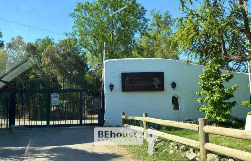 Gran Casa en Parcela Condominio el Cobijo, Colina