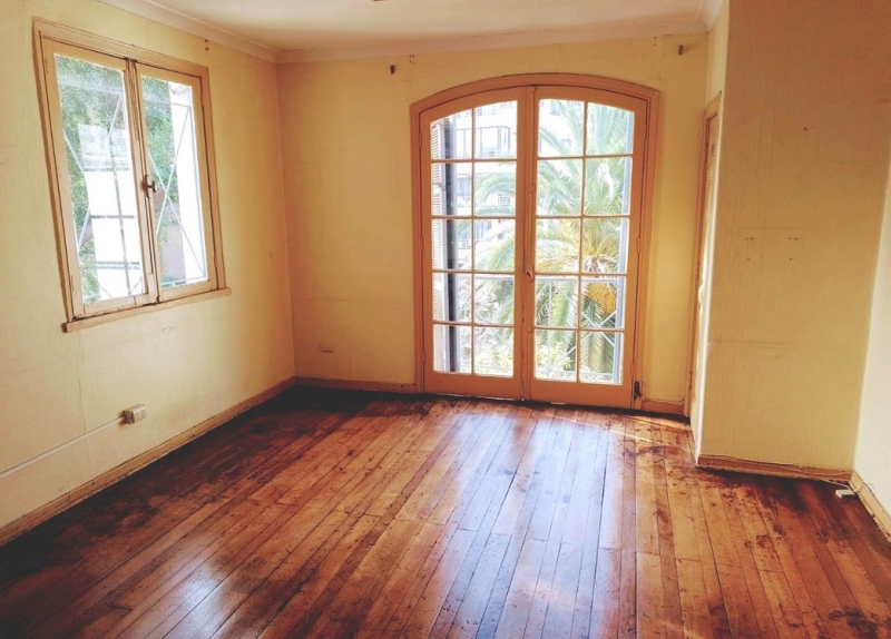 Se Vende Amplia Casona A Pasos del Centro de Viña del Mar.