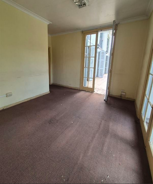 Se Vende Amplia Casona A Pasos del Centro de Viña del Mar.