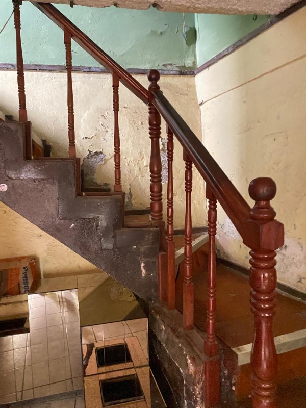 Se Vende Casa Antigua Con Amplio Patio y Áreas Verdes.