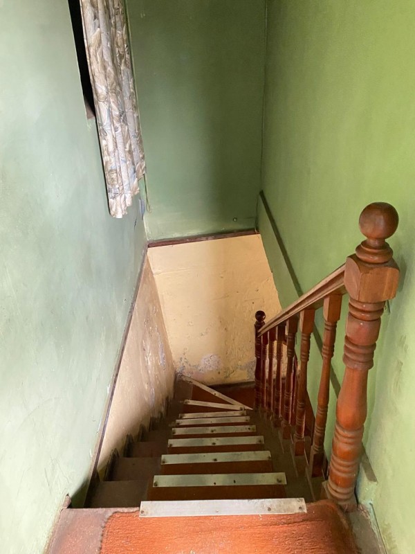 Se Vende Casa Antigua Con Amplio Patio y Áreas Verdes.