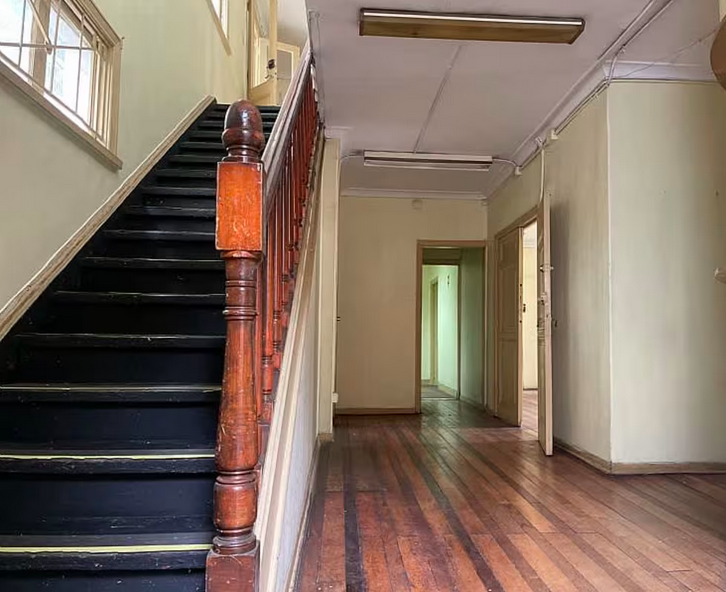 Se Vende Amplia Casona A Pasos del Centro de Viña del Mar.
