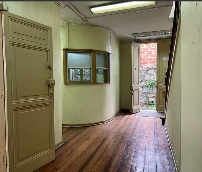 Se Vende Amplia Casona A Pasos del Centro de Viña del Mar.