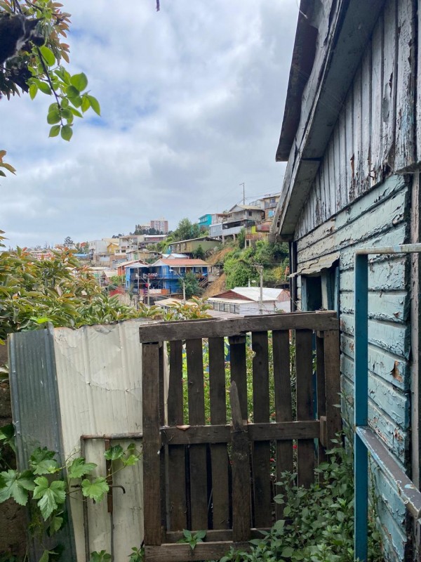 Se Vende Casa Antigua Con Amplio Patio y Áreas Verdes.