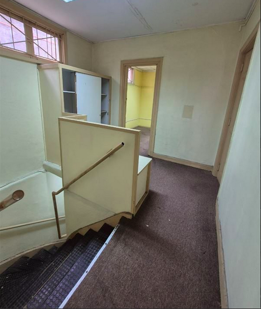 Se Vende Amplia Casona A Pasos del Centro de Viña del Mar.